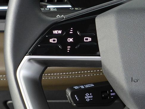 Used 2025 Audi Q6 e-tron Premium w/ 20" Wheel Package image 30