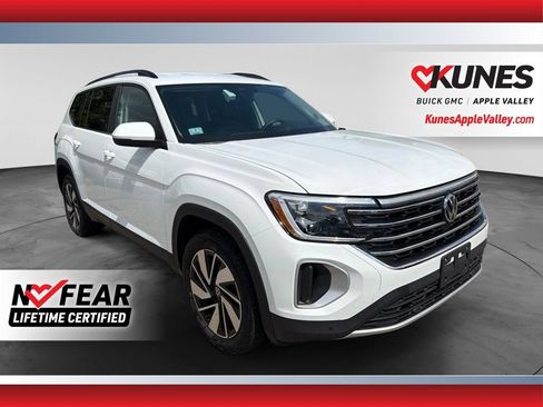 Used 2025 Volkswagen Atlas SE AWD/4WD image 1