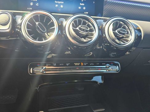 Used 2025 Mercedes-Benz CLA 250 image 29