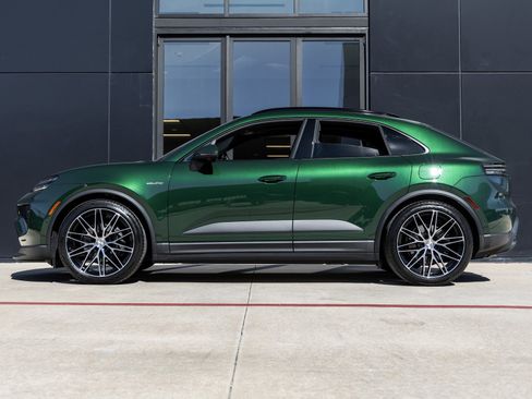 New 2025 Porsche Macan Electric image 2