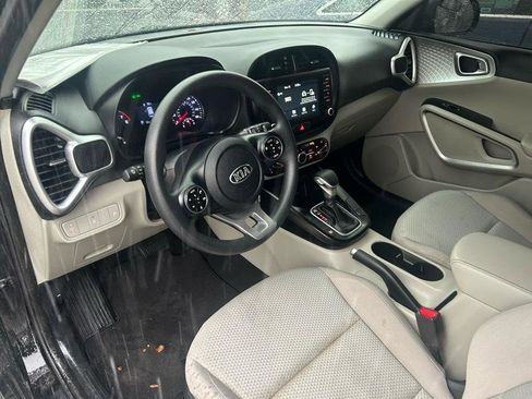 Used 2020 Kia Soul LX FWD image 7