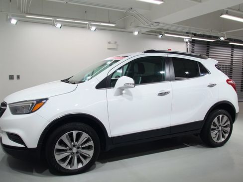 Used 2019 Buick Encore Preferred AWD/4WD image 3