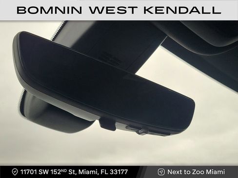 Used 2024 Chevrolet Traverse RS image 21