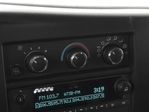 Used 2024 Chevrolet Express 2500 w/ Driver Convenience Package image 15