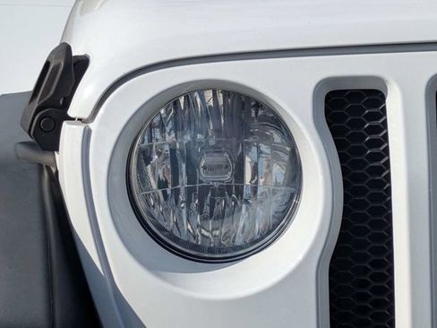Used 2020 Jeep Wrangler Sport AWD/4WD image 9