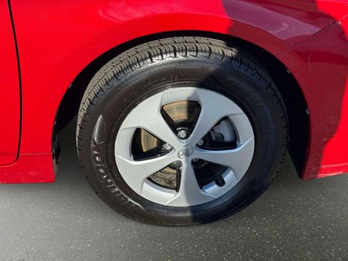 Used 2014 Toyota Prius Two image 8