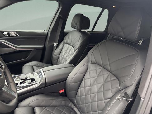 Used 2026 BMW X5 xDrive40i w/ M Sport Package image 22