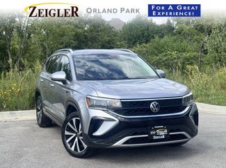 Used 2024 Volkswagen Taos SE image 1