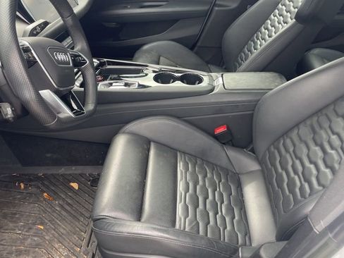 Used 2023 Audi e-tron GT Premium Plus w/ Performance Package image 10