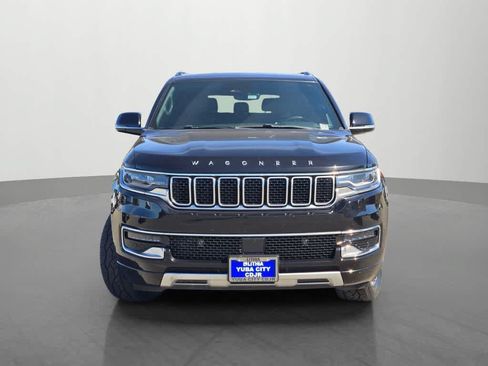 Used 2024 Jeep Wagoneer L Series II w/ Flexible Seating Group AWD/4WD image 2