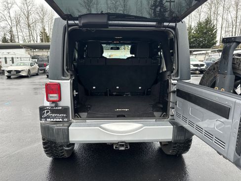 Used 2015 Jeep Wrangler Unlimited Sahara w/ Trailer Tow Group image 10