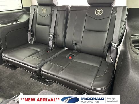 Used 2013 Cadillac Escalade Platinum AWD/4WD image 23