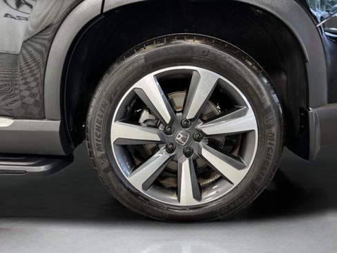 Used 2025 Honda Pilot Touring image 49