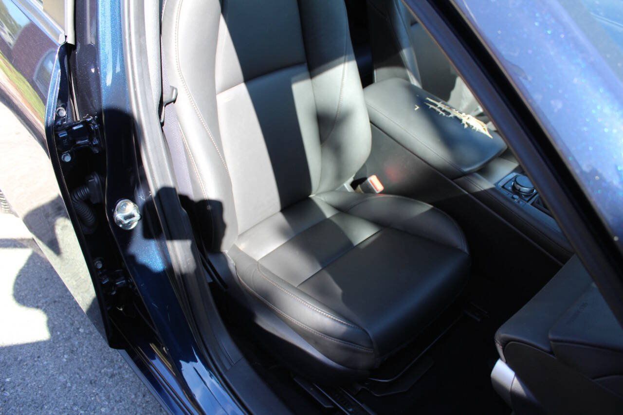 Used 2020 MAZDA MAZDA3 Sedan w/ Select Package FWD image 16
