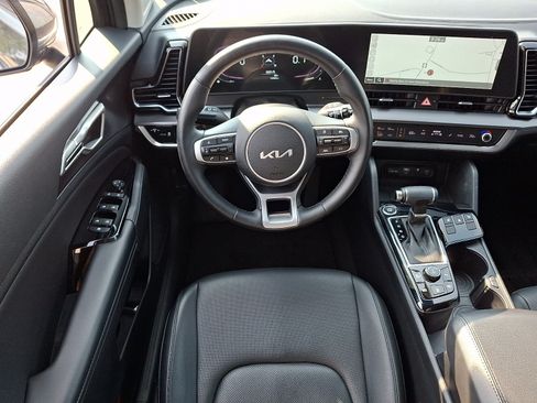 Used 2023 Kia Sportage EX AWD/4WD image 9