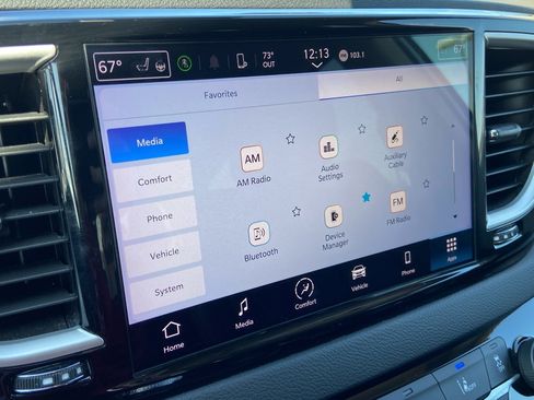 Used 2024 Chrysler Pacifica Touring-L image 29