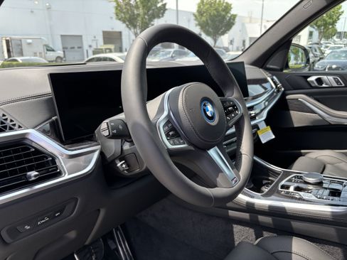 New 2026 BMW X5 xDrive50e w/ M Sport Package AWD/4WD image 17