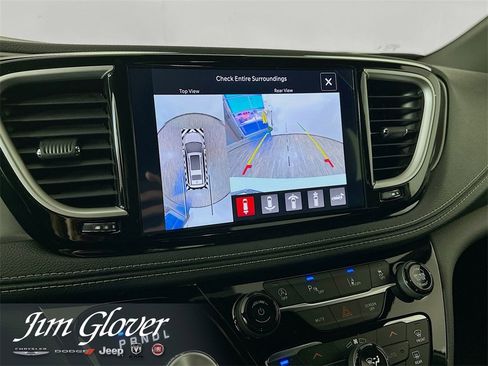 New 2026 Chrysler Pacifica Select w/ S Appearance Package image 32