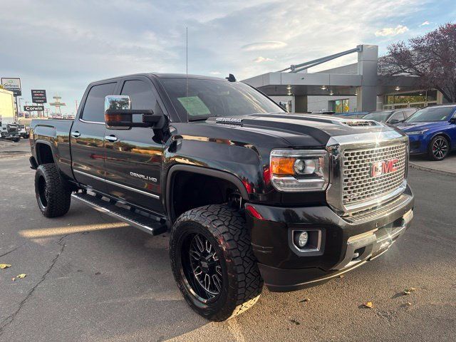 Used 2017 GMC Sierra 2500 Denali w/ Duramax Plus Package AWD/4WD image 4