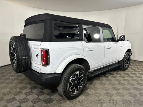 Used 2024 Ford Bronco Outer Banks image 3