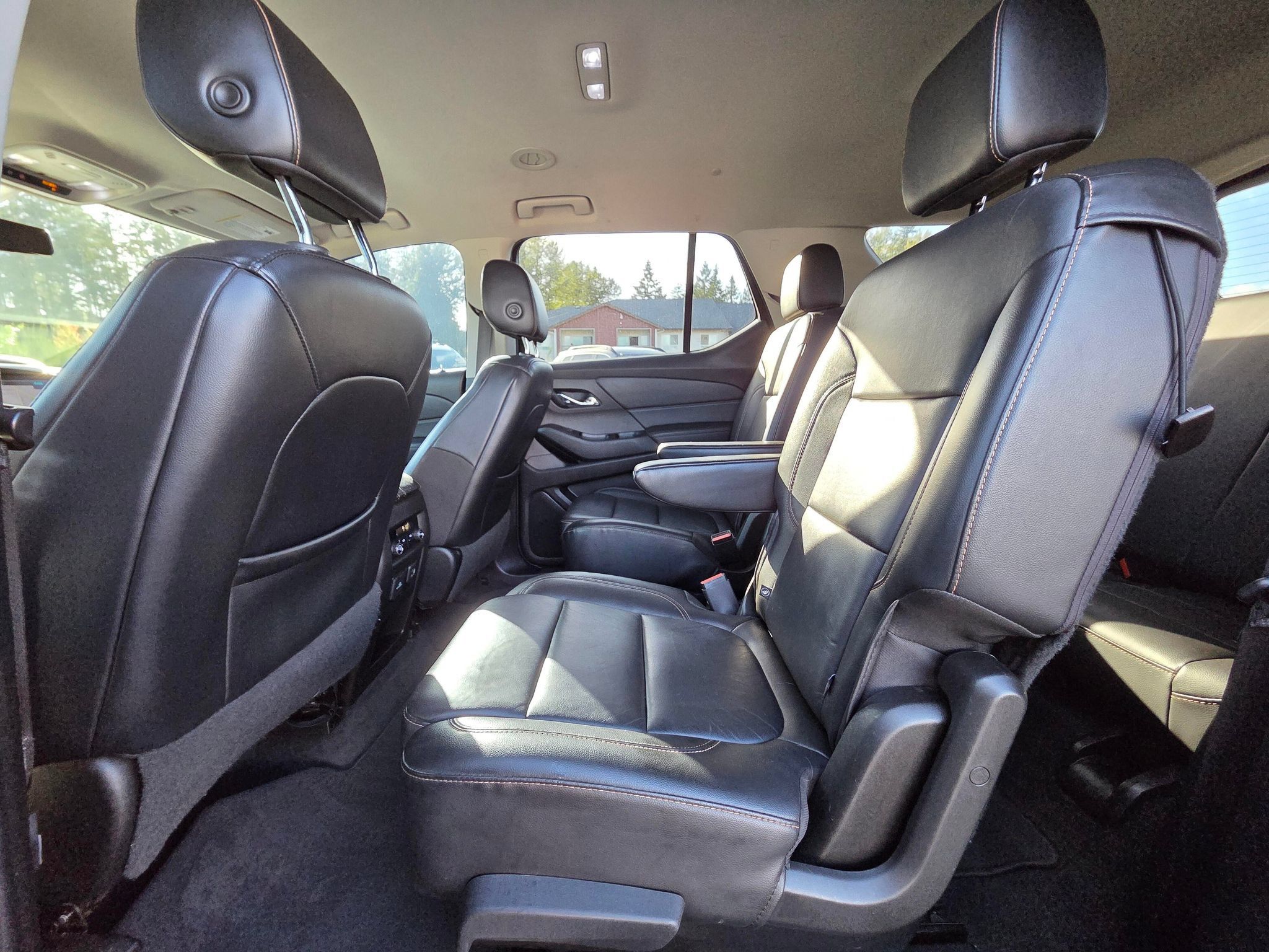 Used 2019 Chevrolet Traverse LT w/ LT Premium Package AWD/4WD image 26