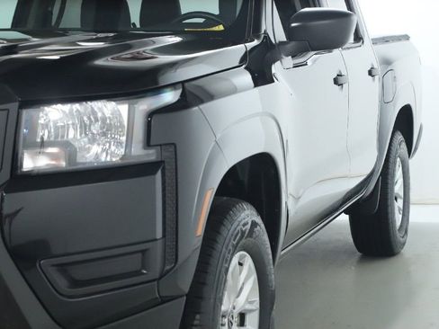 Certified 2025 Nissan Frontier S image 5