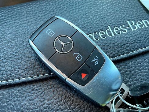 Used 2022 Mercedes-Benz GLC 300 image 14