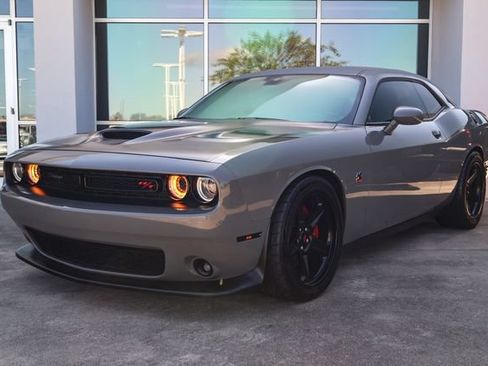 Used 2023 Dodge Challenger R/T Scat Pack RWD image 3