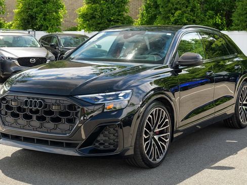 Used 2025 Audi SQ8 Prestige w/ Prestige Package AWD/4WD image 3