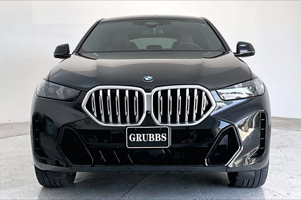 Used 2024 BMW X6 xDrive40i w/ Parking Assistance Package AWD/4WD image 3