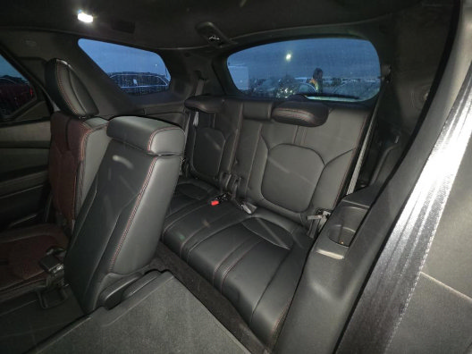 Used 2025 Honda Pilot Black Edition image 5