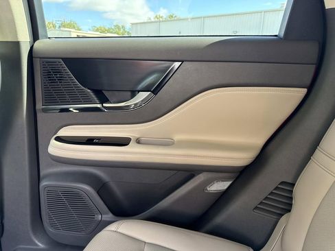 Certified 2020 Lincoln Corsair Standard w/ Equipment Group 101A image 15