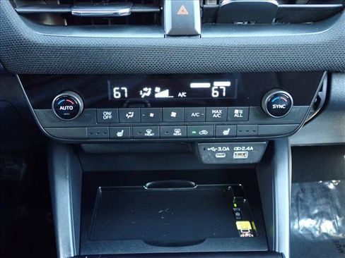 Certified 2026 Subaru Outback Premium w/ Premium/Limited Package AWD/4WD image 20