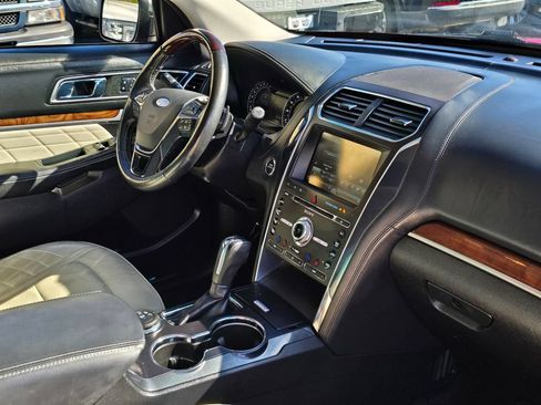 Used 2016 Ford Explorer Platinum AWD/4WD image 11