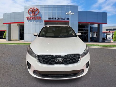 Used 2020 Kia Sorento LX image 4