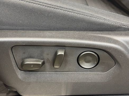 Used 2025 Chevrolet Silverado 1500 LT AWD/4WD image 12