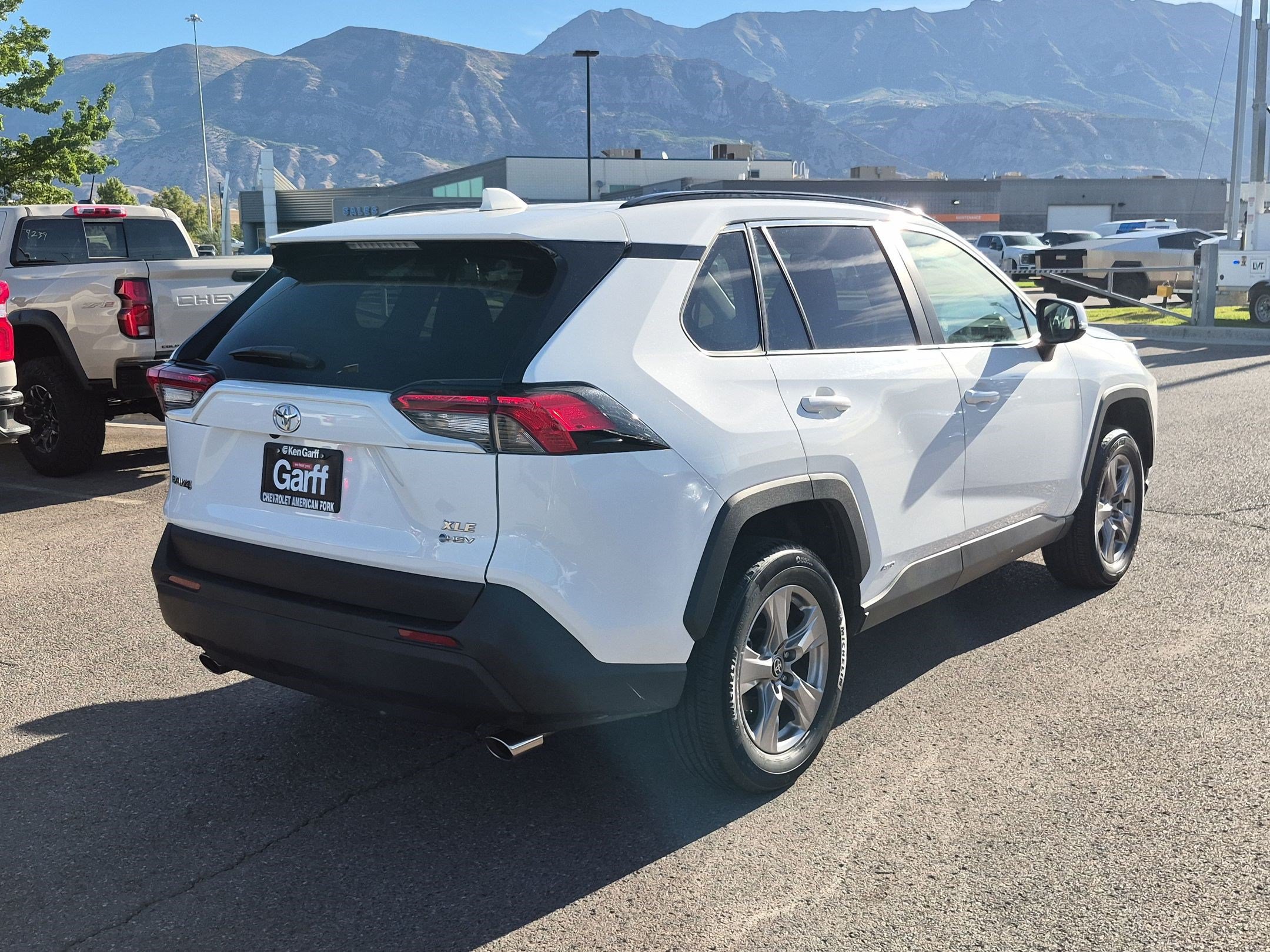 Used 2025 Toyota RAV4 XLE AWD/4WD image 3