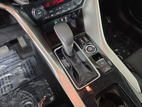 Used 2024 Mitsubishi Eclipse Cross SE image 32