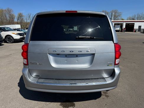 Used 2019 Dodge Grand Caravan GT FWD image 4