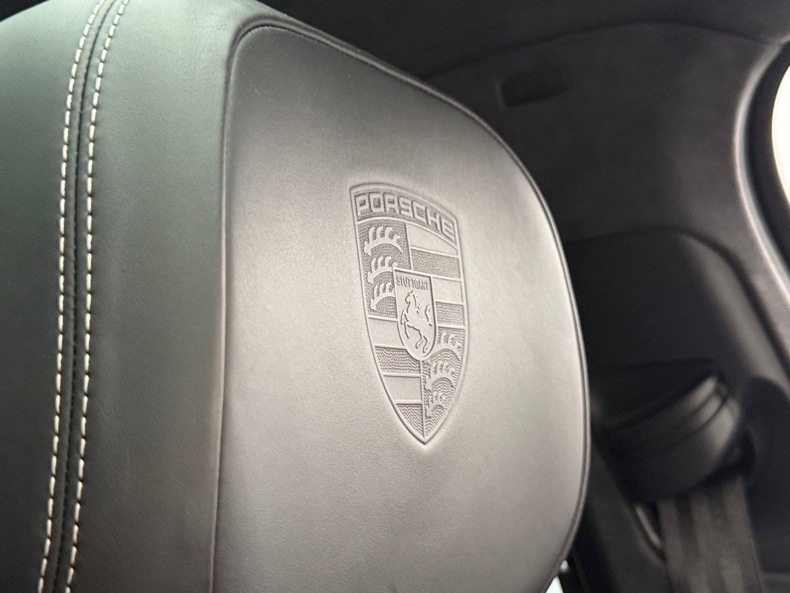Certified 2020 Porsche Cayenne Turbo S AWD/4WD image 27