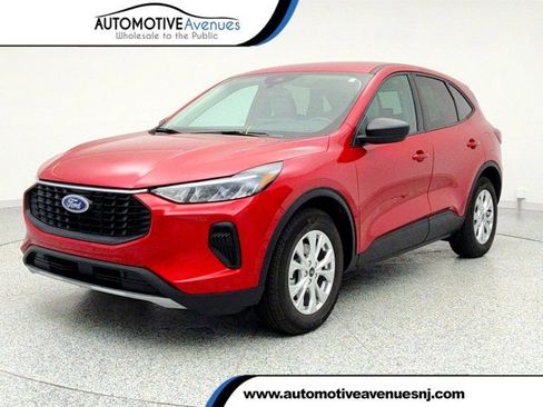 Used 2025 Ford Escape Active w/ Cold Weather Package image 1