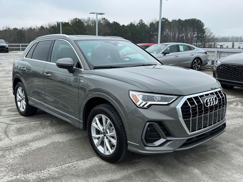 Certified 2025 Audi Q3 2.0T Premium w/ Convenience Package image 3