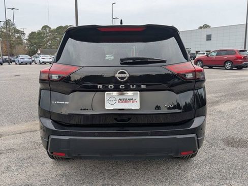 Certified 2024 Nissan Rogue SV image 5