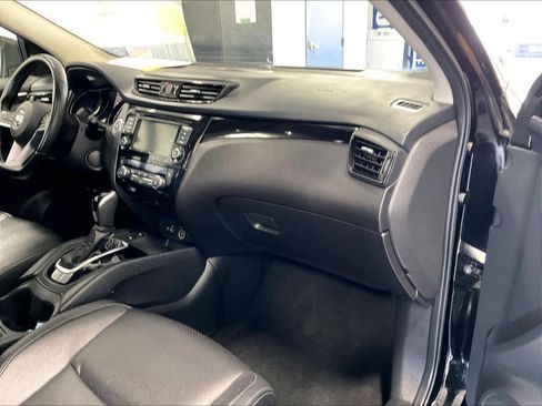 Certified 2022 Nissan Rogue Sport SL w/ Premium Package AWD/4WD image 13
