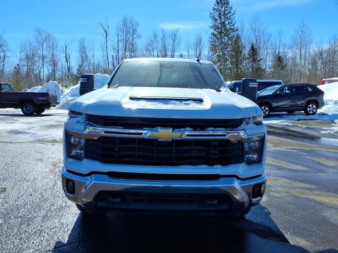 Used 2025 Chevrolet Silverado 2500 LT w/ Convenience Package image 9
