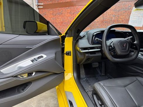 Used 2025 Chevrolet Corvette Stingray Coupe image 9