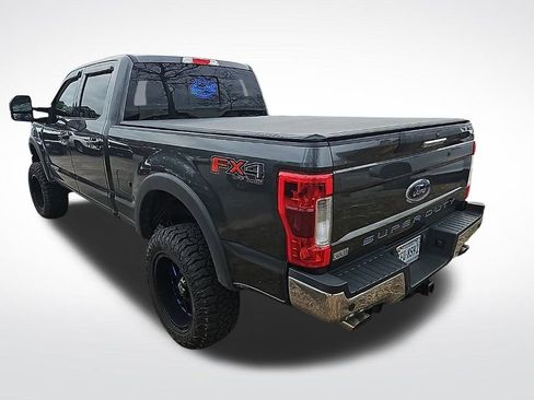 Used 2018 Ford F250 Lariat w/ Lariat Value Package image 4