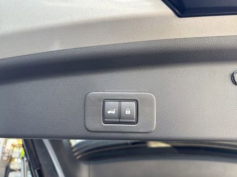 Used 2025 Nissan Murano SV AWD/4WD image 22
