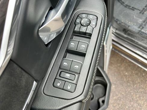 New 2025 RAM 2500 Laramie AWD/4WD image 17