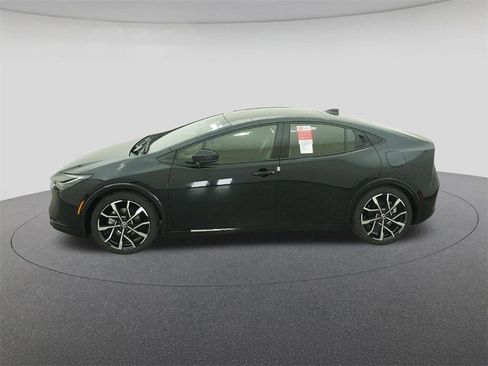 New 2026 Toyota Prius Plug-In Hybrid image 3